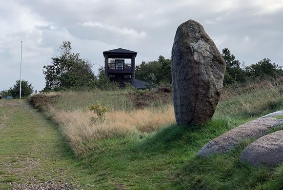 Udkigstårn og mindesten i Kongenshus Mindepark