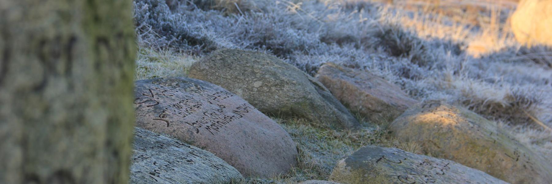 Stien til mindedalen er fyldt med mindesten