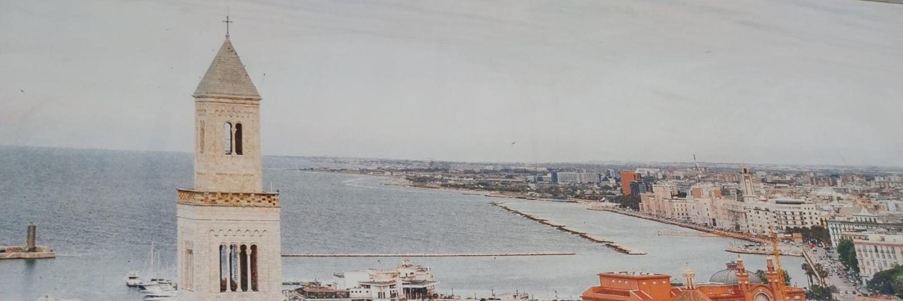 Trani-frise-byen.JPG