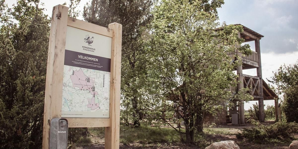 Midt i Kongenshus Mindepark er der rejst et unik udkigstårn 